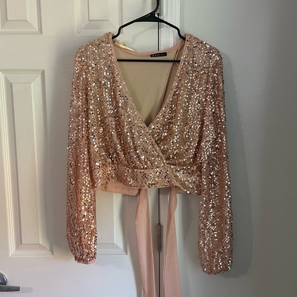 women’s sequence top